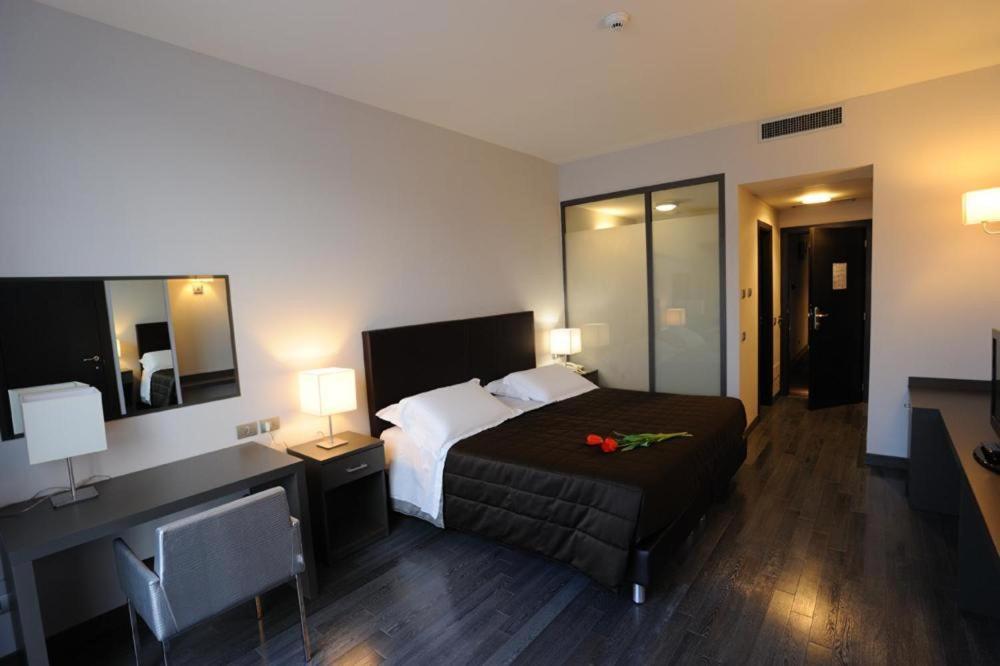 Park Hotel Sporting Терамо Екстер'єр фото