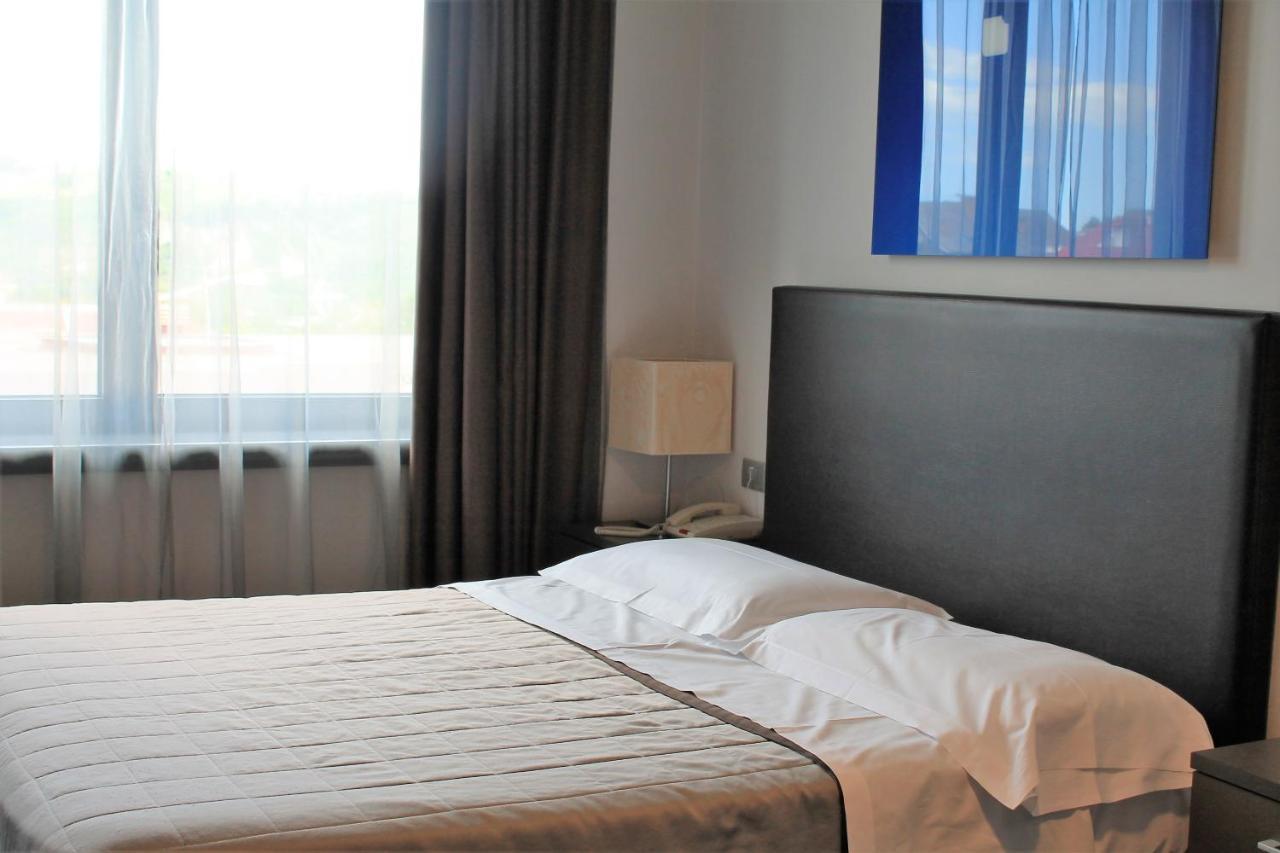 Park Hotel Sporting Терамо Екстер'єр фото