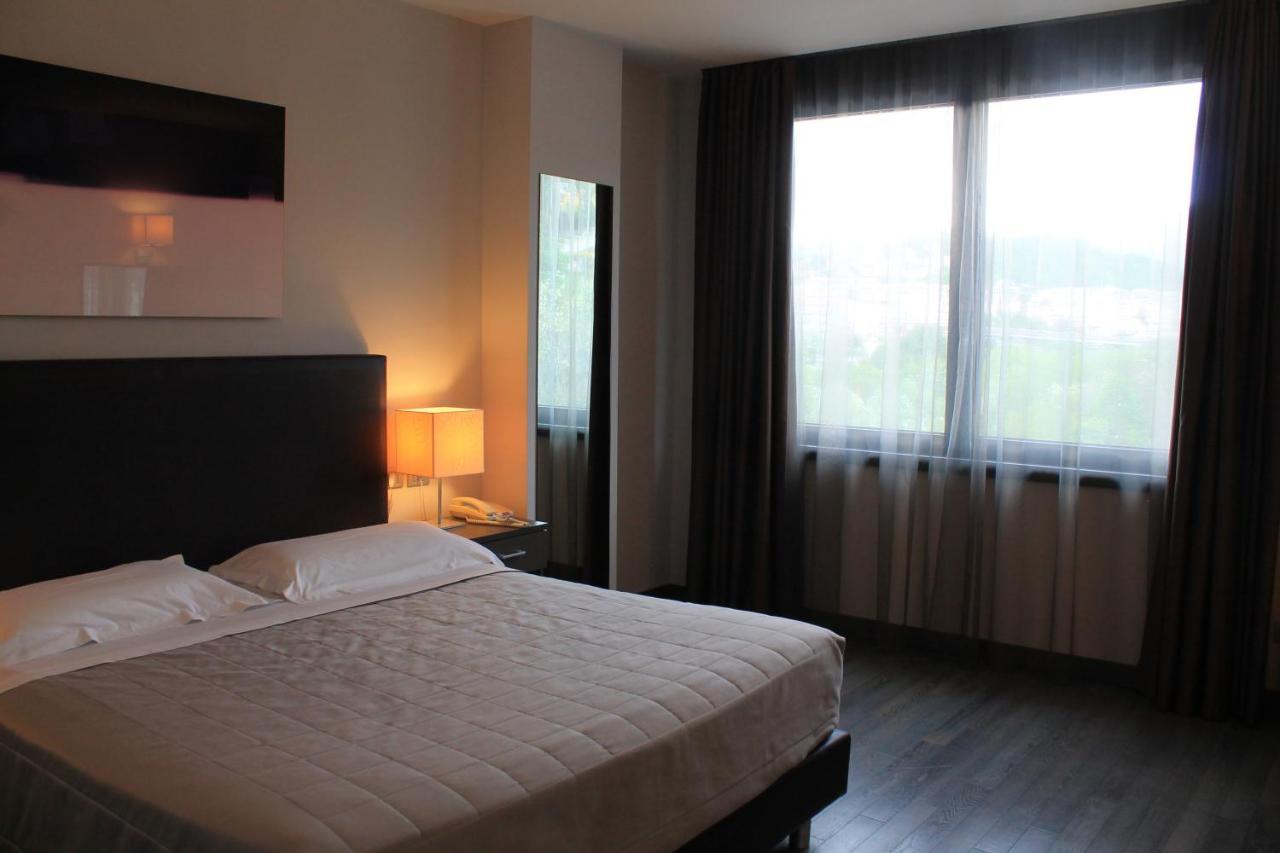 Park Hotel Sporting Терамо Екстер'єр фото